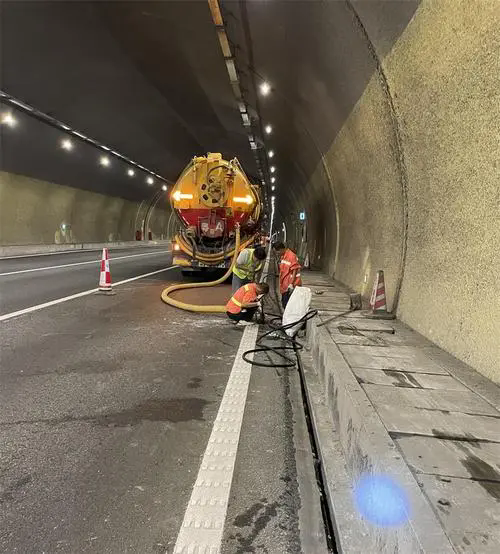 朔州隧道排水渠清淤